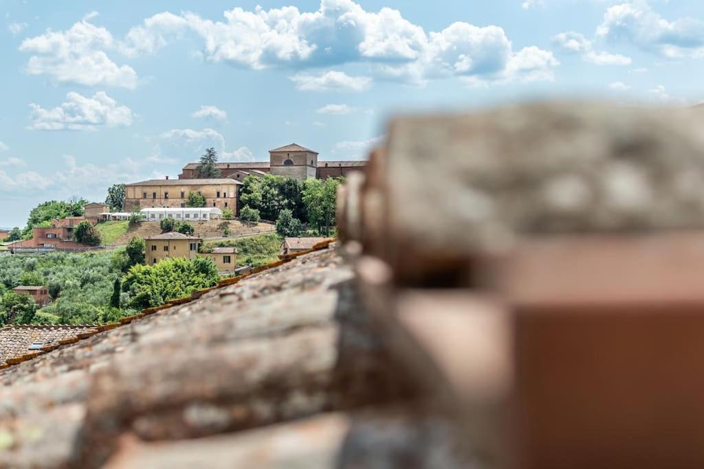 Mimosa- Loft Elegante Con Terrazza Nel Centro Di Siena Διαμέρισμα Εξωτερικό φωτογραφία