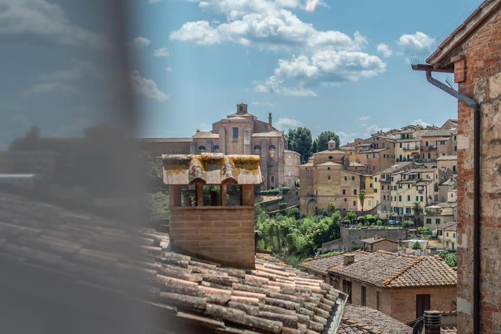 Mimosa- Loft Elegante Con Terrazza Nel Centro Di Siena Διαμέρισμα Εξωτερικό φωτογραφία